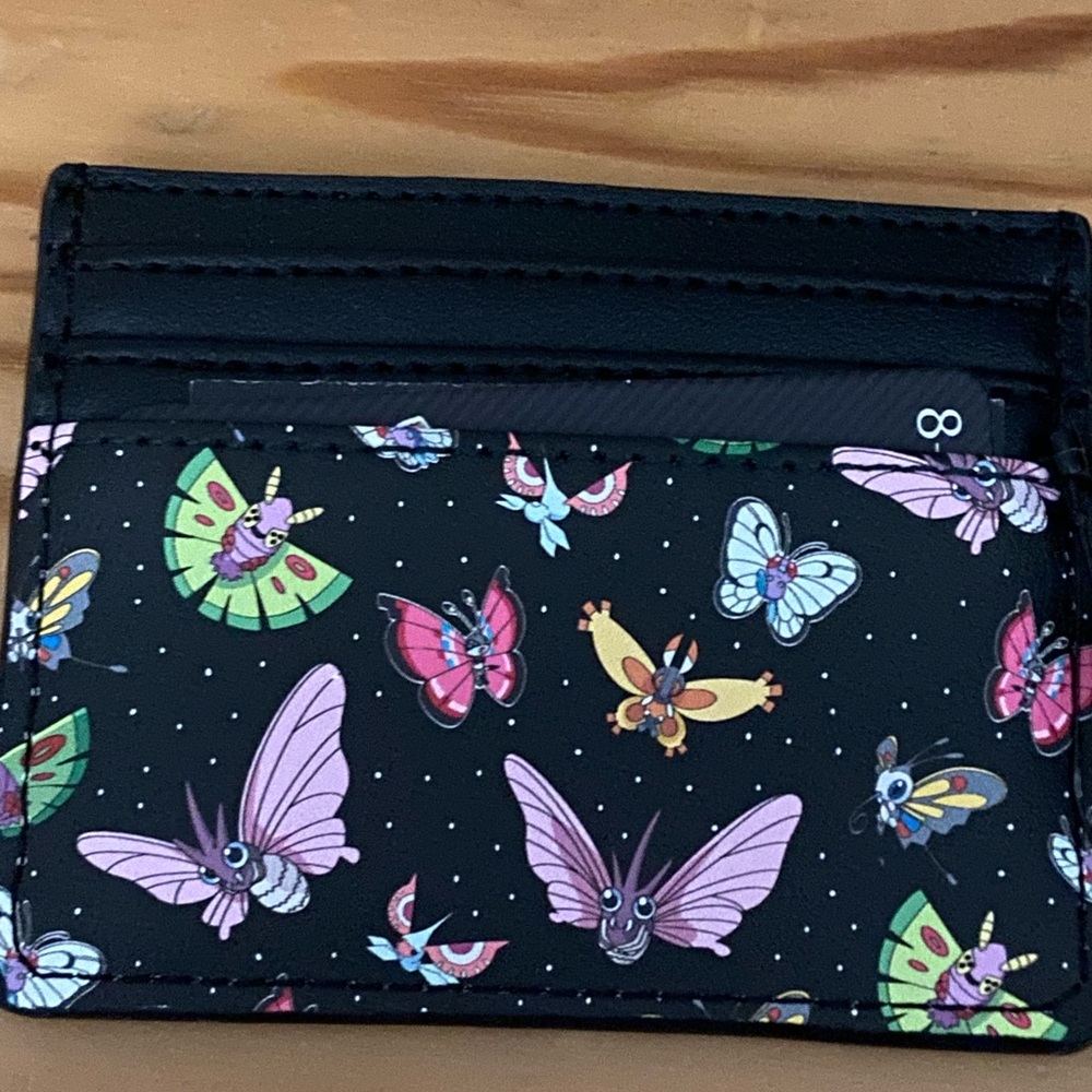Hot Topic Pokémon 6 slit cardholder NWOT